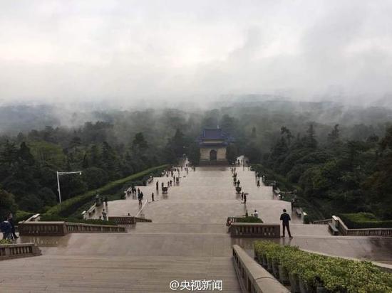 大乐透201885期预测 金胆17 27 24