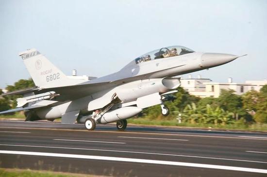 易巨平大乐透第19051期预测：龙头看01 05 07