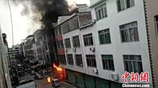 3日NBA 公牛VS国王 国王主场反弹